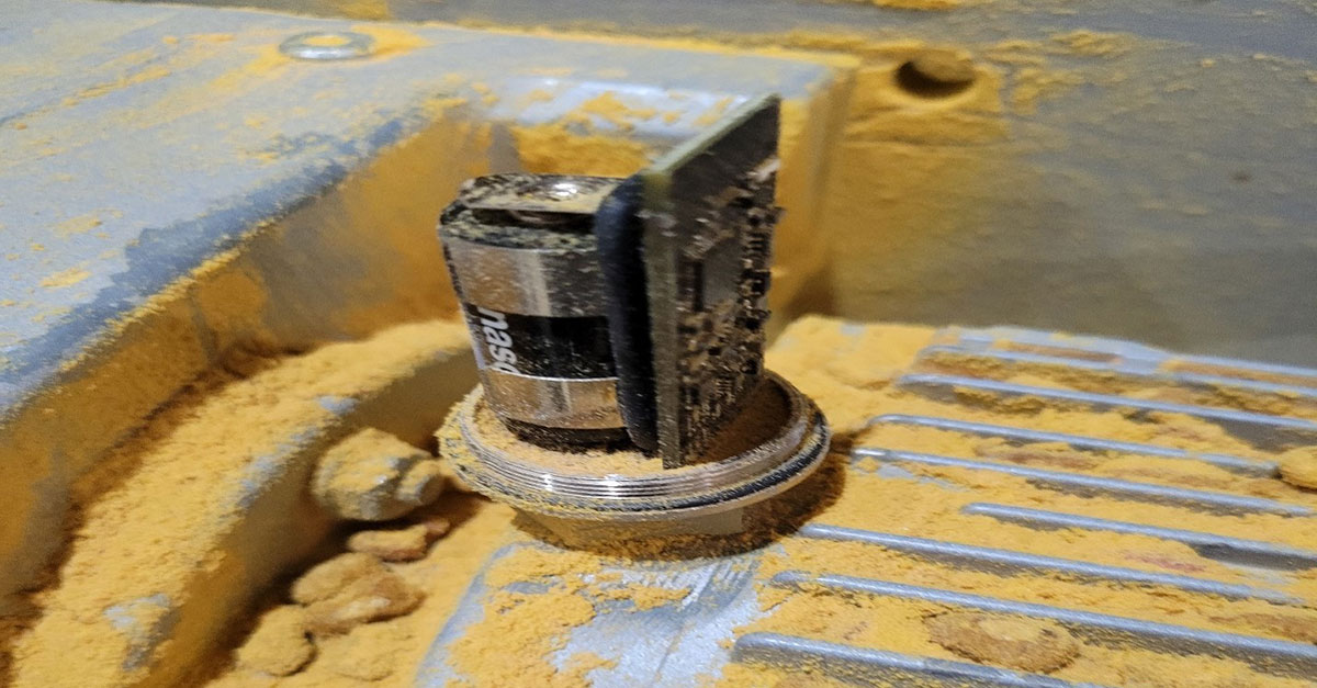 Why Manual Vibration Data Collection Outperforms Wireless Sensors for Machine Reliability